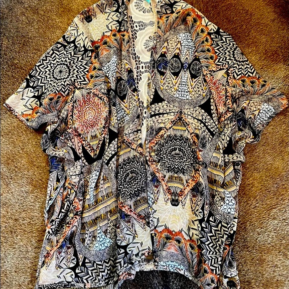Karlie Silky Lace Trimmed Aztec Feather Print Kimono - Picture 1 of 5